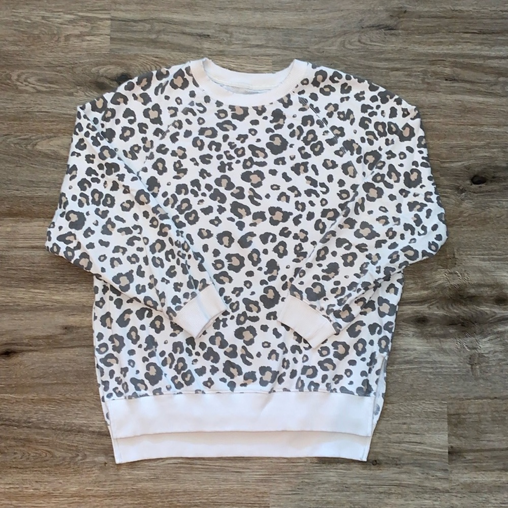 American Eagle Outfitters Leopard Print Sweatshirt Jegging fit